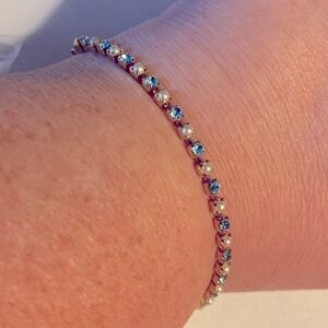EUC Vintage Avon Tennis Bracelet, Faux blue Topaz, Faux Pearl, Dainty, Romantic